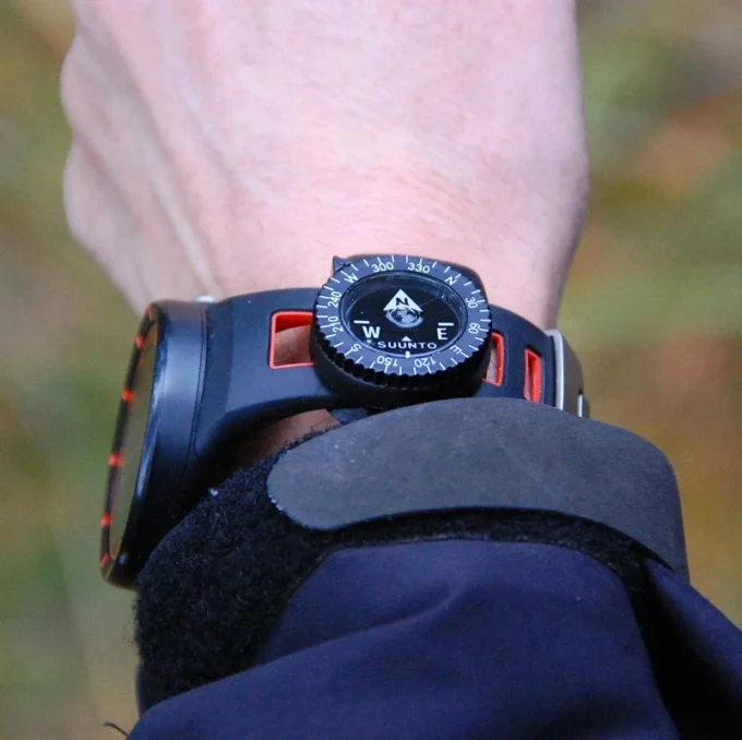 Kompas Suunto Clipper L/B SH – element wyposażenia outdoorowego Kompas Suunto Clipper L/B SH – element wyposażenia outdoorowego