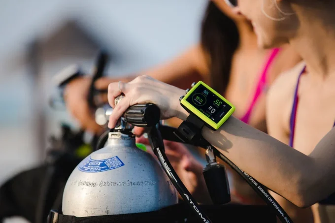 Komputer nurkowy Suunto eon core black dla każdego nurka Komputer nurkowy Suunto eon core black dla każdego nurka