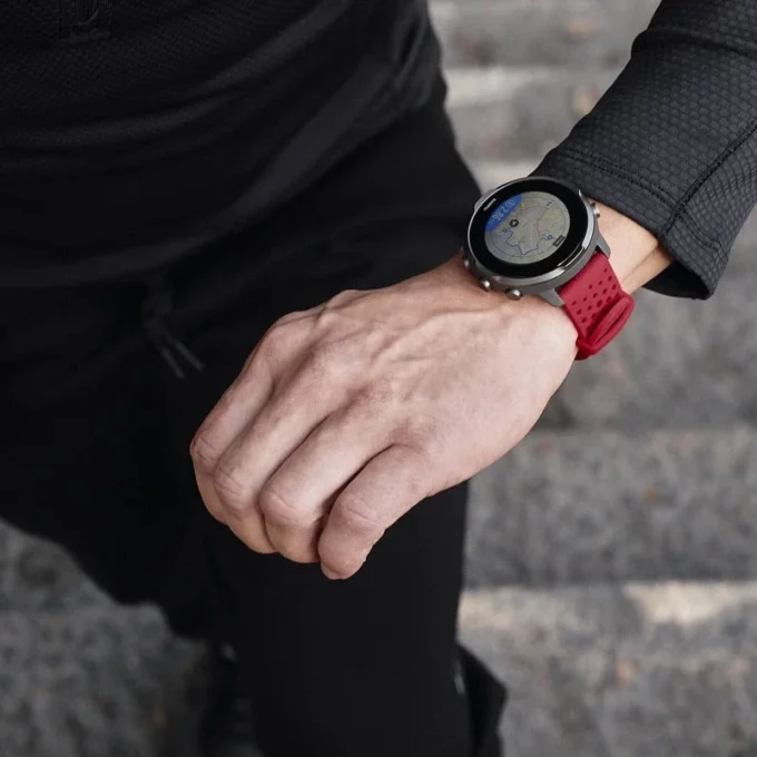Oddychający czerwony silikonowy pasek do zegarka 24 mm