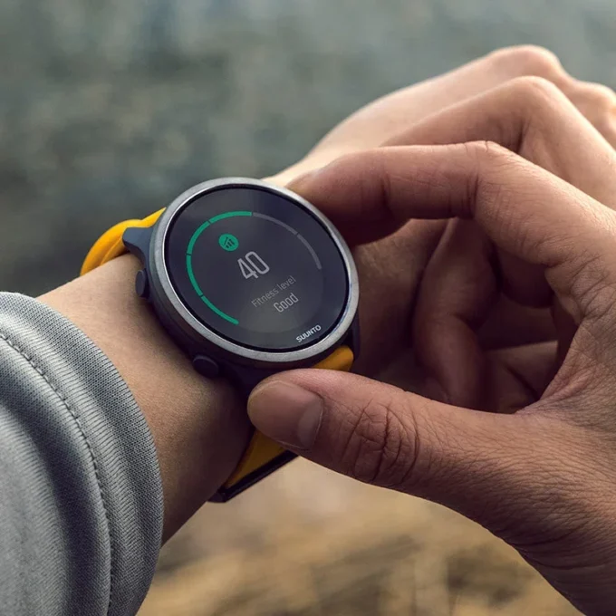 Suunto 5 Peak ochre – lekki zegarek multisportowy do treningu, odkrywania i dbania o dobre samopoczucie Suunto 5 Peak ochre – lekki zegarek multisportowy do treningu, odkrywania i dbania o dobre samopoczucie