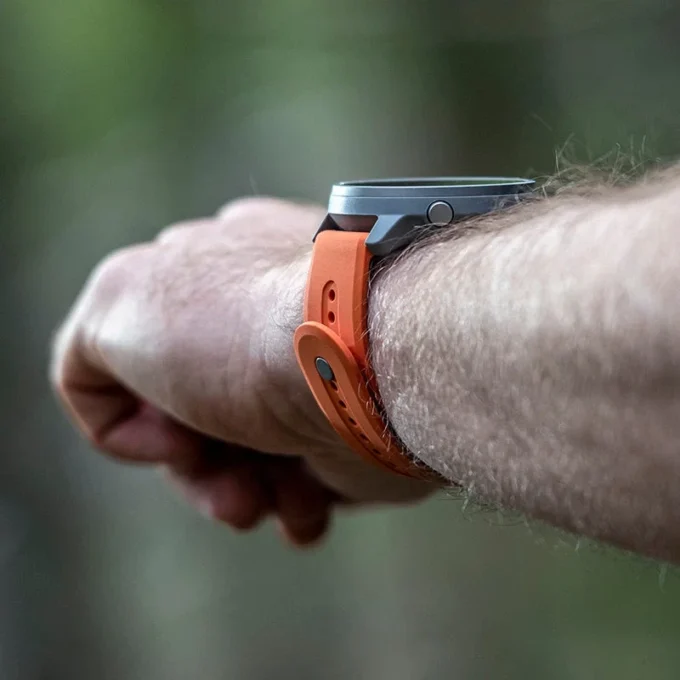 Sportowy pasek silikonowy Suunto 24 mm w kolorze granitowo-pomarańczowym, rozmiar S+M Sportowy pasek silikonowy Suunto 24 mm w kolorze granitowo-pomarańczowym, rozmiar S+M