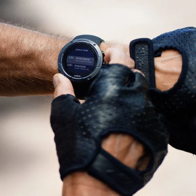 Suunto 5 All Black – kompaktowy sportowy zegarek GPS o doskonałej żywotności baterii