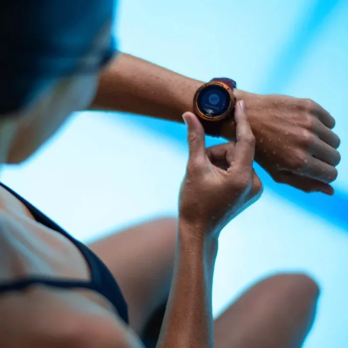 Suunto 5 burgundy copper – kompaktowy sportowy zegarek GPS o doskonałej żywotności baterii