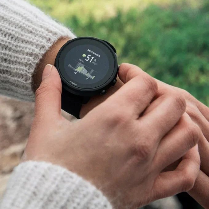 Suunto 7 matowy czarny tytan – smartwatch z wszechstronnymi funkcjami sportowymi