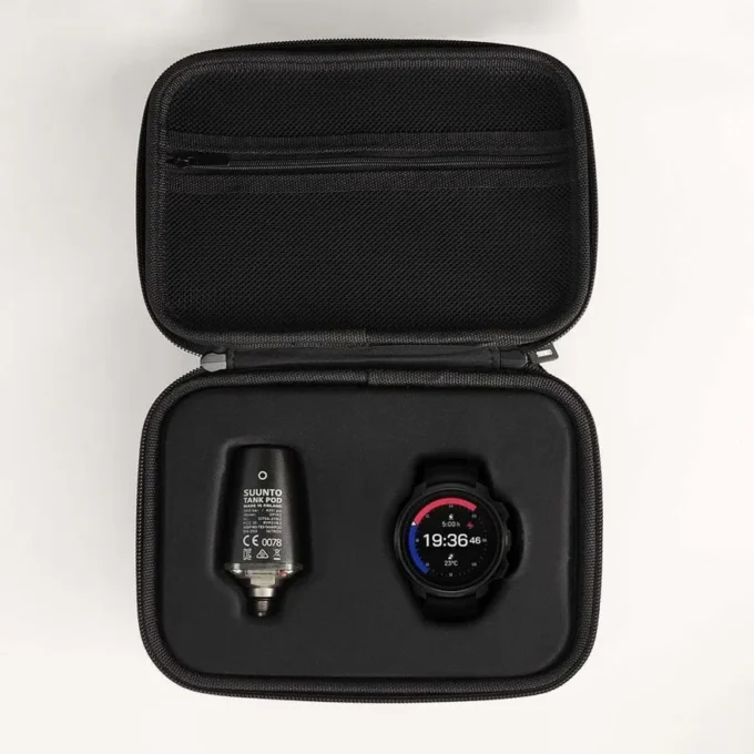 Suunto Ocean All Black oraz Suunto Tank Pod z twardym etui