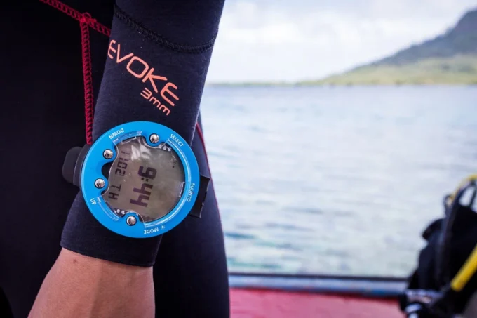 Suunto Zoop Novo Blue – łatwy w obsłudze komputer nurkowy z dużym wyświetlaczem Suunto Zoop Novo Blue – łatwy w obsłudze komputer nurkowy z dużym wyświetlaczem